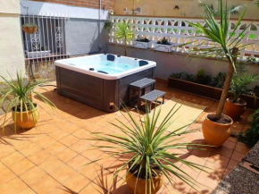 Apartamento con jacuzzi y jardín, Cajar